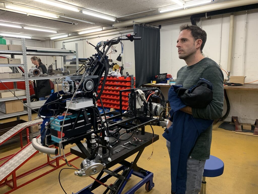 Chris Rosser an der CEO Club Exkursion bei Steck Automobile AG und Produktion Steck Mobil im Emmental