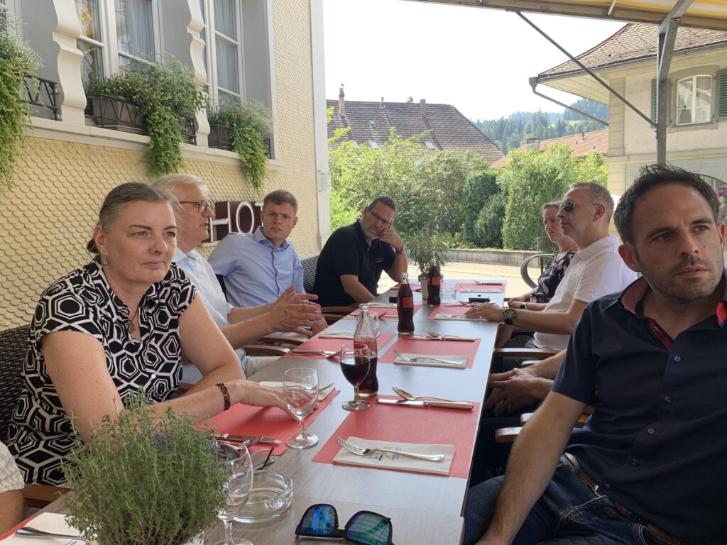 Exkursion CEO-Club bei Emmi Langnau AG